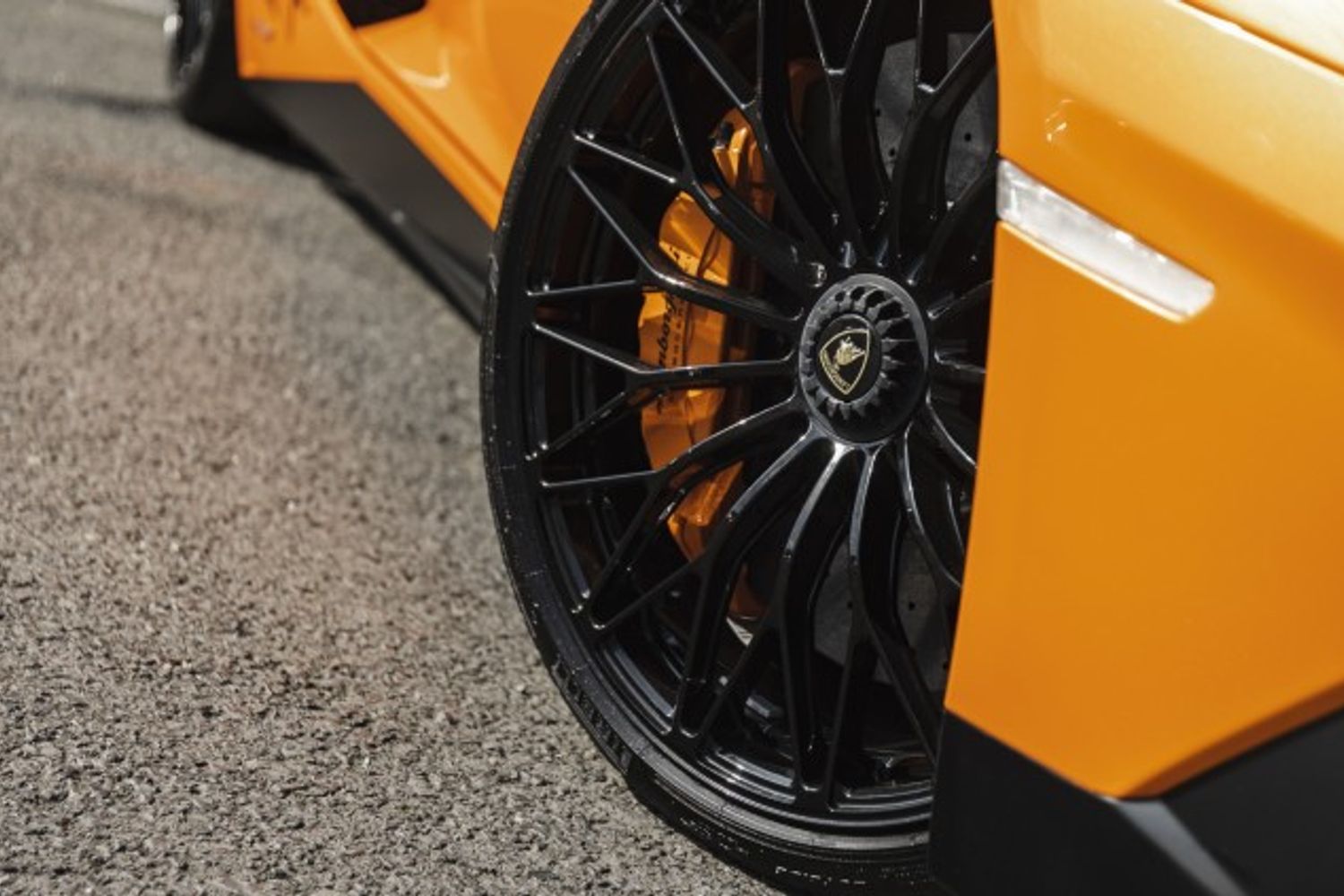LAMBORGHINI AVENTADOR COUPE 6.5 LP 750-4 SUPERVELOCE 2DR SEMI AUTOMATIC