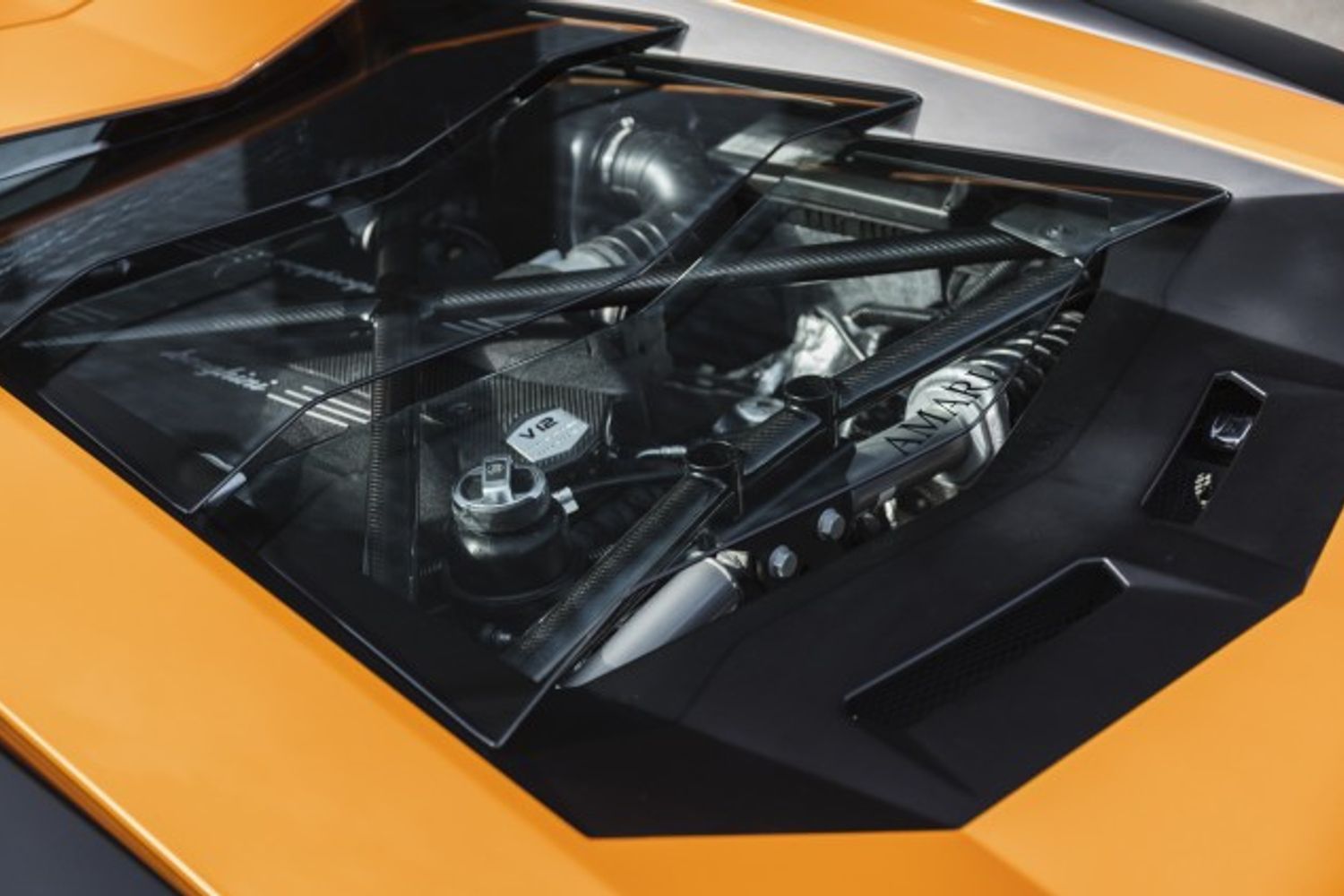 LAMBORGHINI AVENTADOR COUPE 6.5 LP 750-4 SUPERVELOCE 2DR SEMI AUTOMATIC