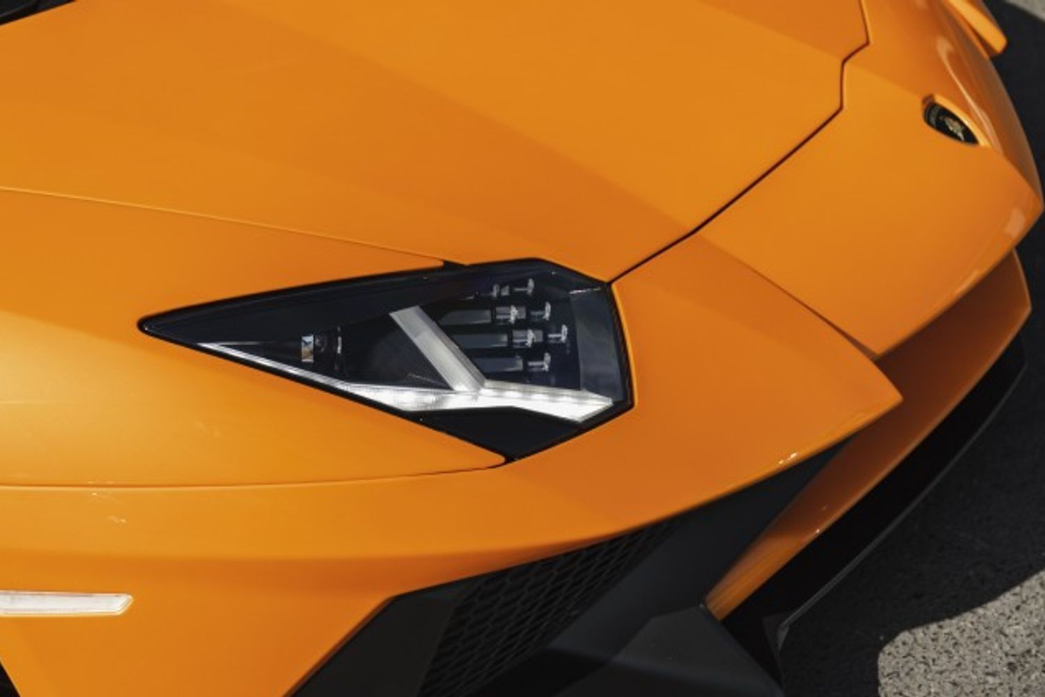 LAMBORGHINI AVENTADOR COUPE 6.5 LP 750-4 SUPERVELOCE 2DR SEMI AUTOMATIC