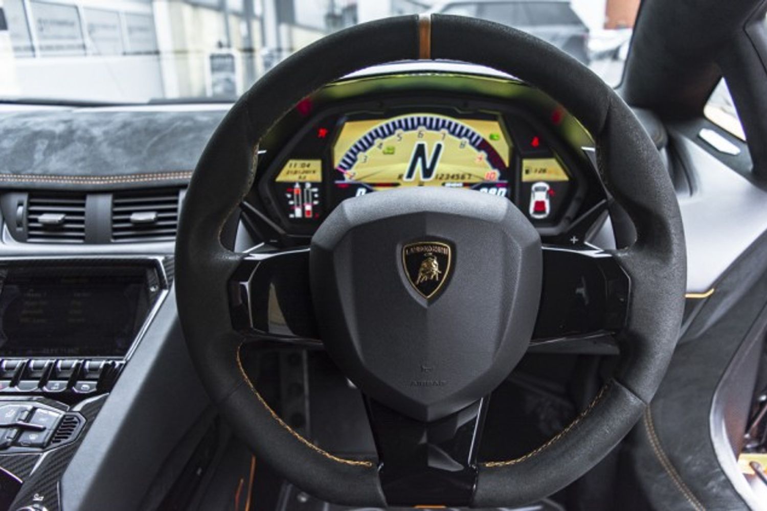 LAMBORGHINI AVENTADOR COUPE 6.5 LP 750-4 SUPERVELOCE 2DR SEMI AUTOMATIC