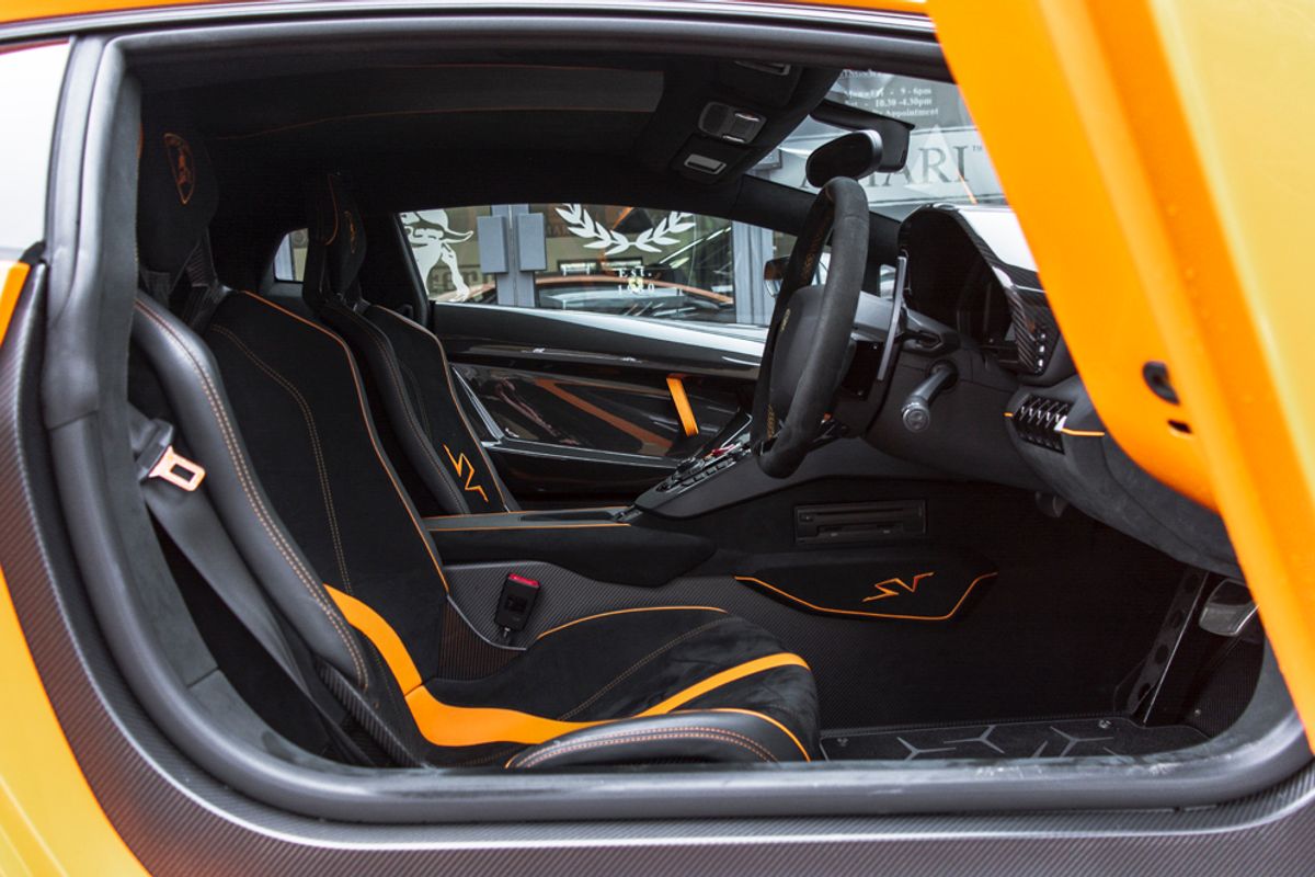 LAMBORGHINI AVENTADOR COUPE 6.5 LP 750-4 SUPERVELOCE 2DR SEMI AUTOMATIC