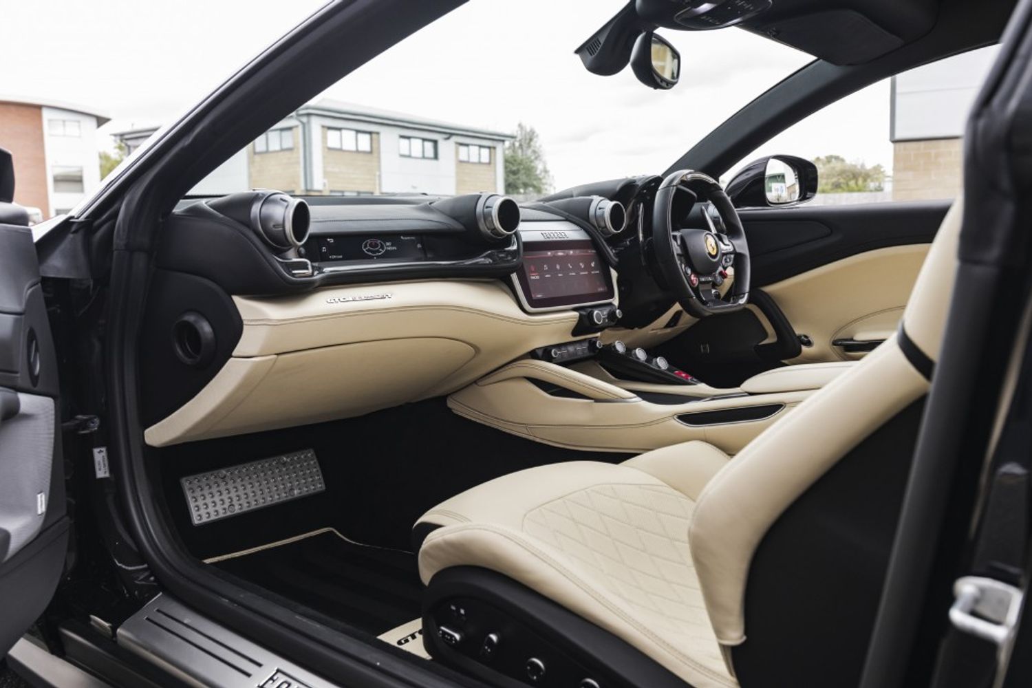FERRARI GTC4 LUSSO T HATCHBACK 3.9 V8 3DR
