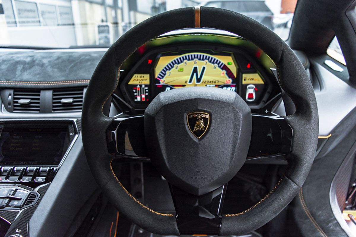 LAMBORGHINI AVENTADOR COUPE 6.5 LP 750-4 SUPERVELOCE 2DR SEMI AUTOMATIC