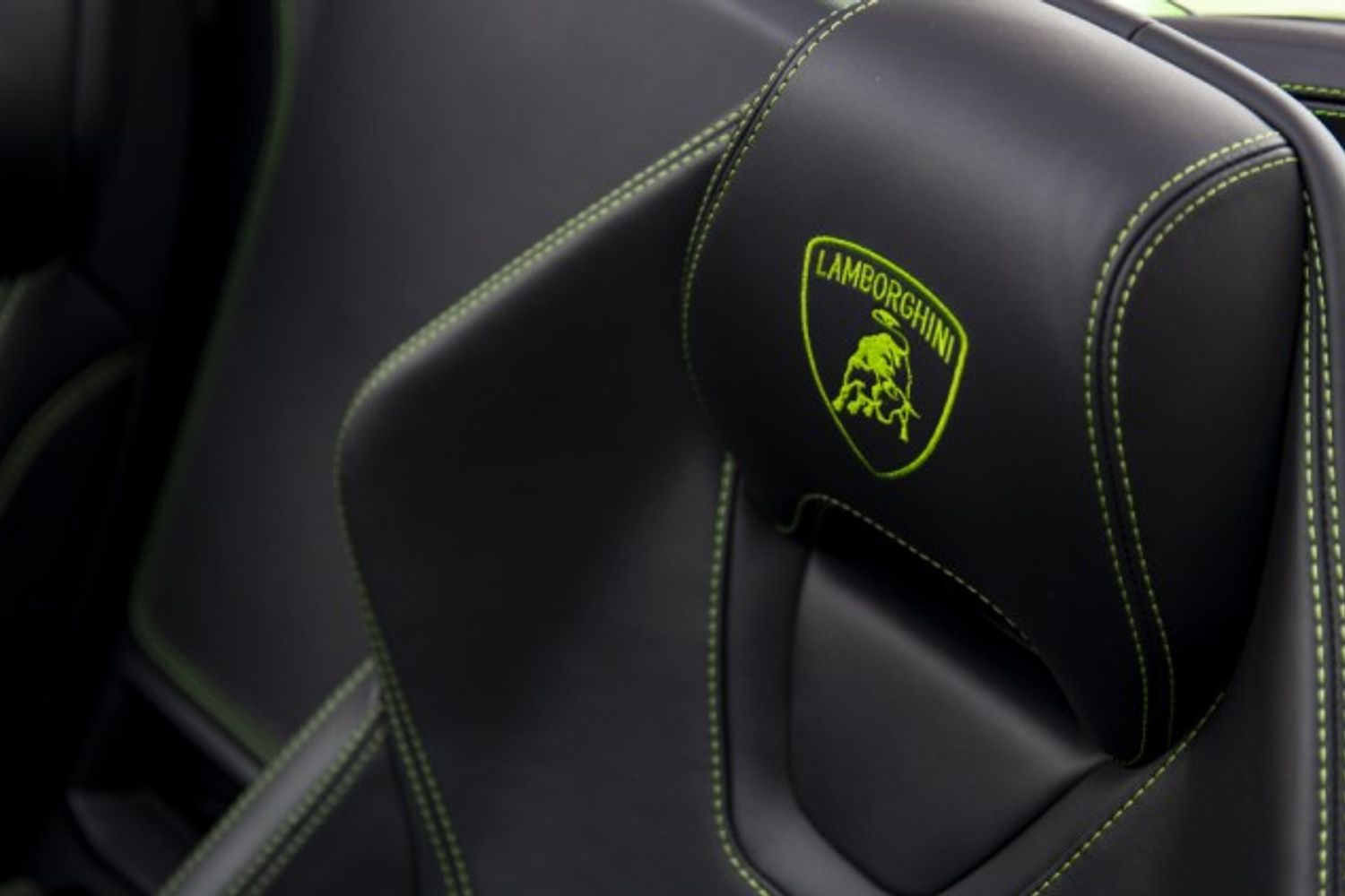 LAMBORGHINI HURACAN CONVERTIBLE 5.2 LP 610-4 SPYDER 2DR SEMI AUTOMATIC