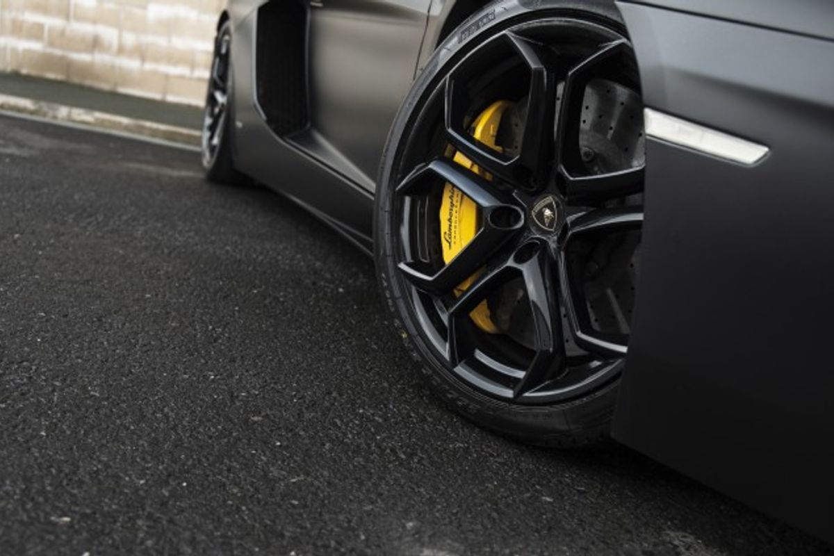 LAMBORGHINI AVENTADOR COUPE 6.5 V12 2DR SEMI AUTOMATIC
