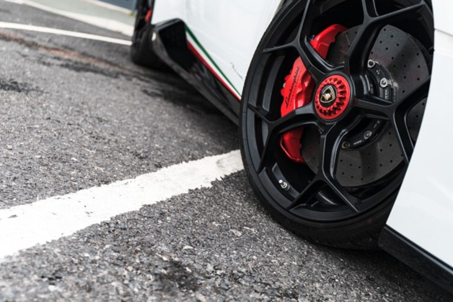 LAMBORGHINI HURACAN COUPE 5.2 LP 640-4 PERFORMANTE 2DR SEMI AUTOMATIC