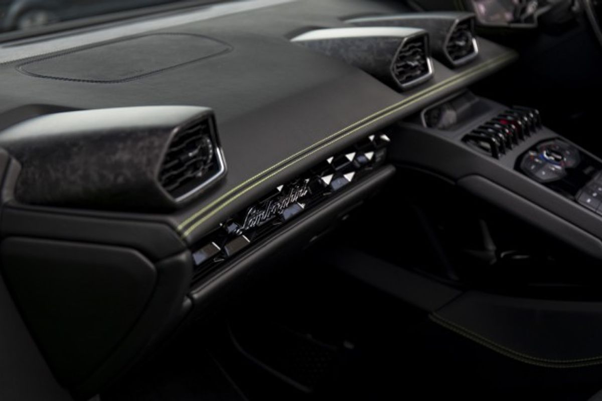 LAMBORGHINI HURACAN CONVERTIBLE 5.2 LP 610-4 SPYDER 2DR SEMI AUTOMATIC