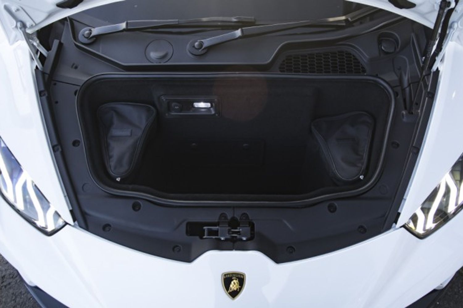 LAMBORGHINI HURACAN COUPE 5.2 LP 640-4 PERFORMANTE 2DR SEMI AUTOMATIC