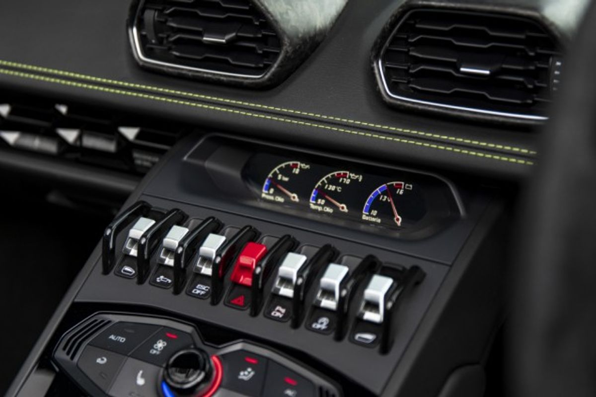 LAMBORGHINI HURACAN CONVERTIBLE 5.2 LP 610-4 SPYDER 2DR SEMI AUTOMATIC