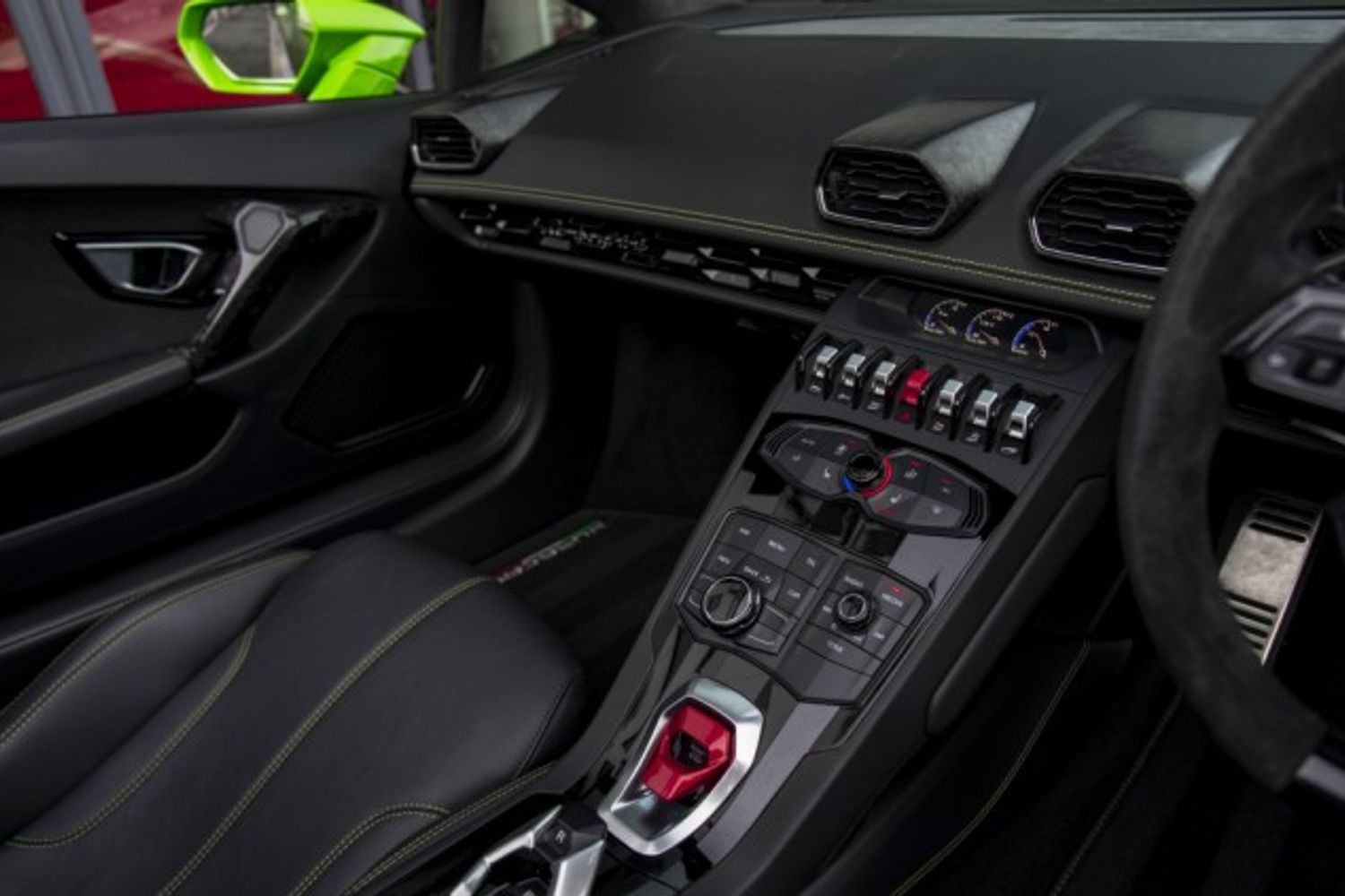 LAMBORGHINI HURACAN CONVERTIBLE 5.2 LP 610-4 SPYDER 2DR SEMI AUTOMATIC