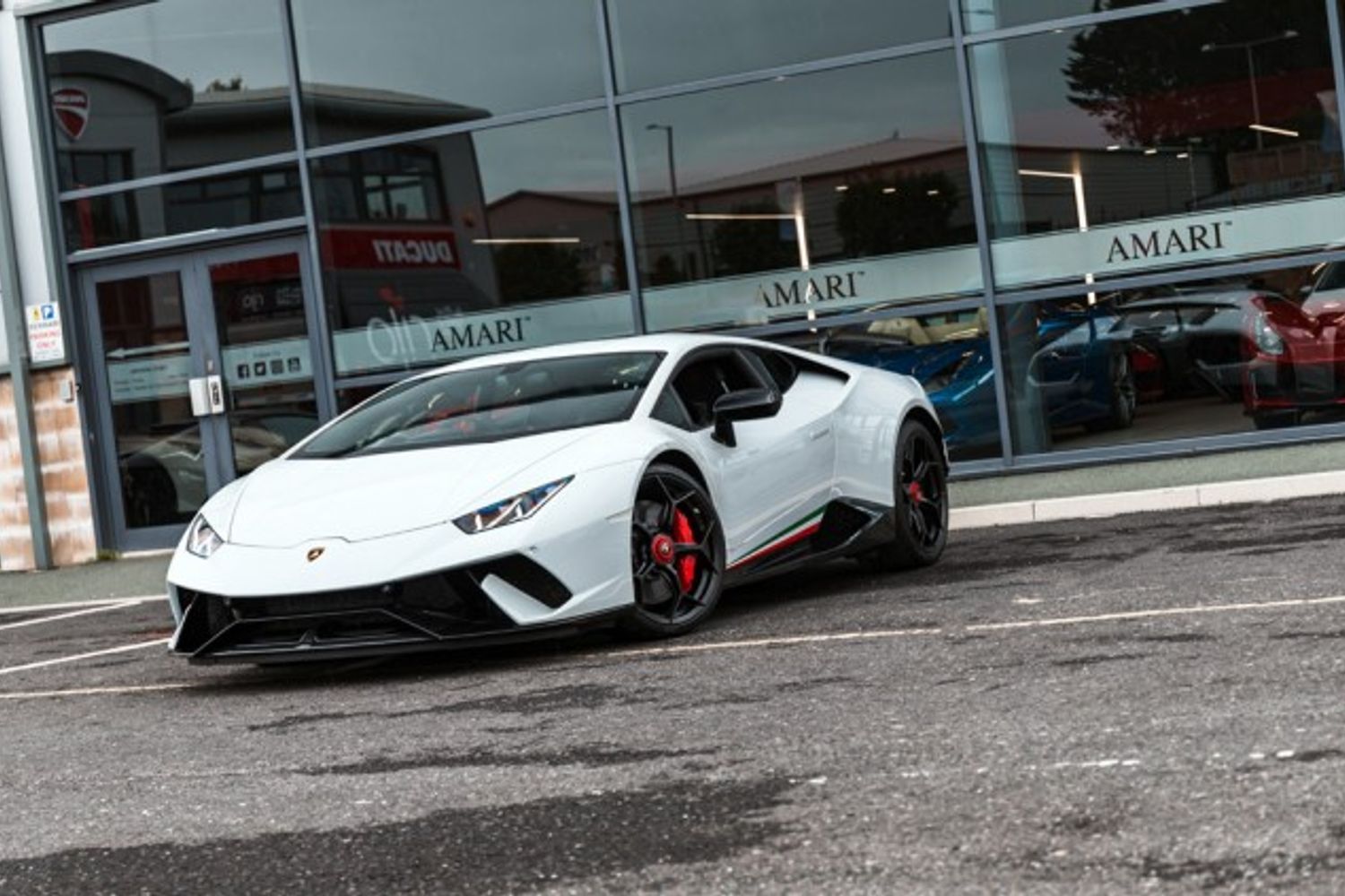 LAMBORGHINI HURACAN COUPE 5.2 LP 640-4 PERFORMANTE 2DR SEMI AUTOMATIC