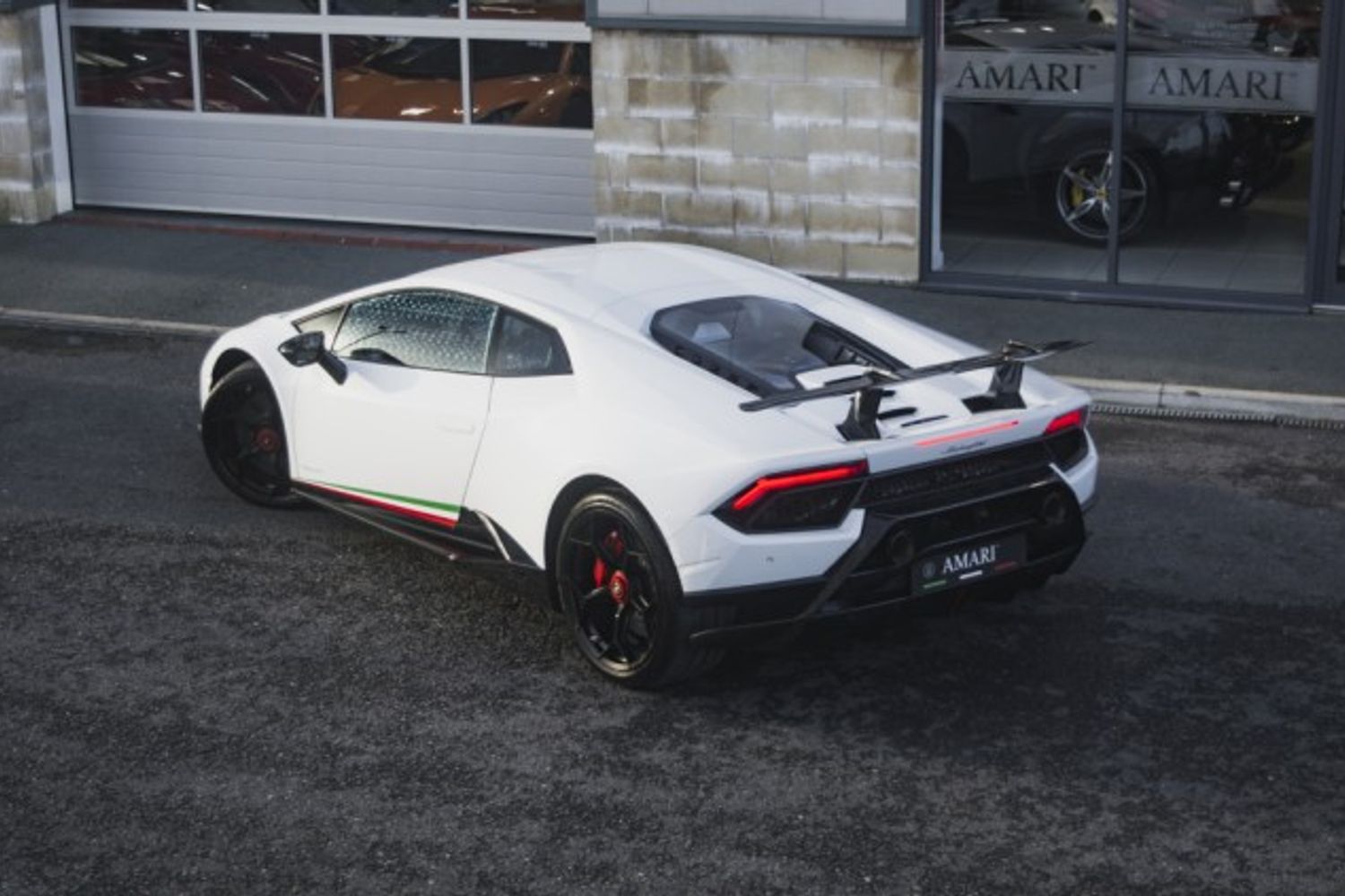 LAMBORGHINI HURACAN COUPE 5.2 LP 640-4 PERFORMANTE 2DR SEMI AUTOMATIC