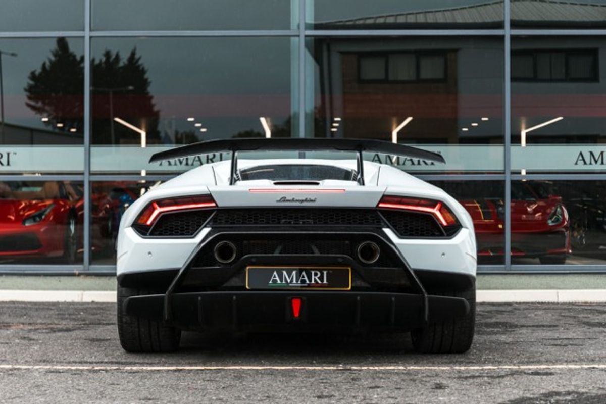 LAMBORGHINI HURACAN COUPE 5.2 LP 640-4 PERFORMANTE 2DR SEMI AUTOMATIC
