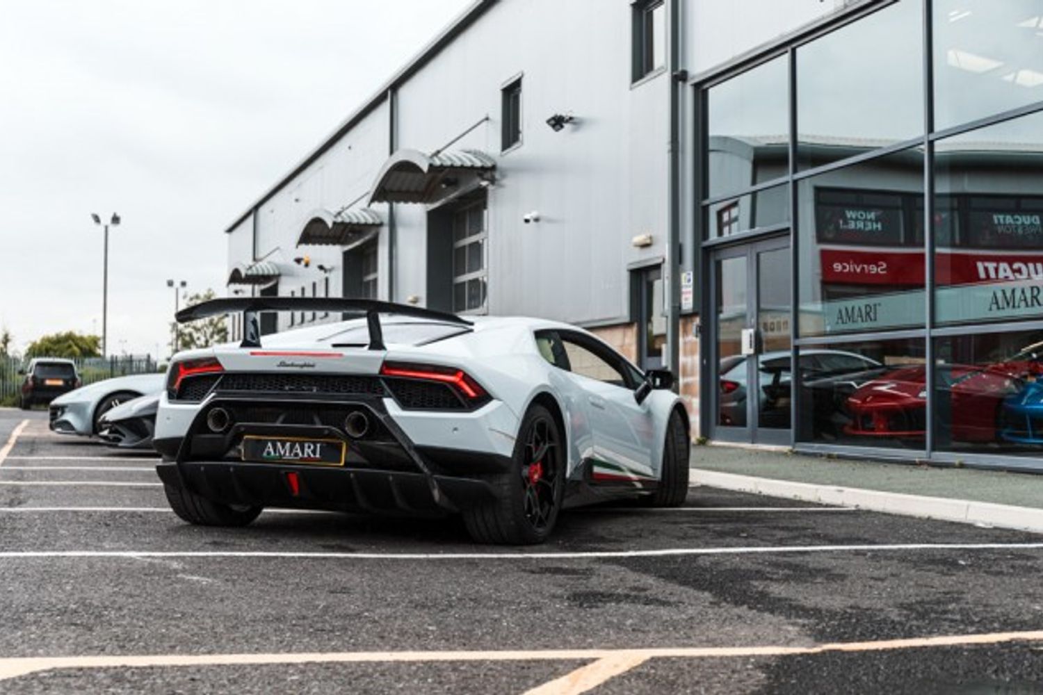 LAMBORGHINI HURACAN COUPE 5.2 LP 640-4 PERFORMANTE 2DR SEMI AUTOMATIC