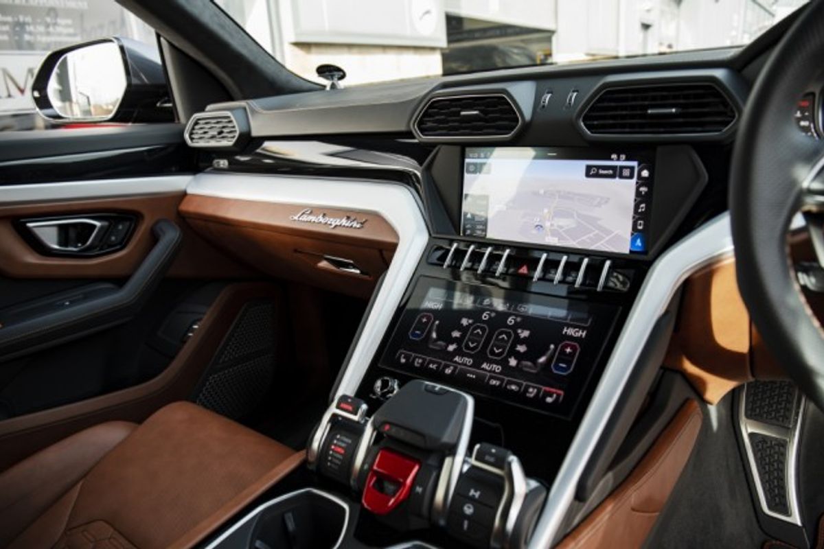 LAMBORGHINI URUS ESTATE 4.0 V8 5DR AUTOMATIC