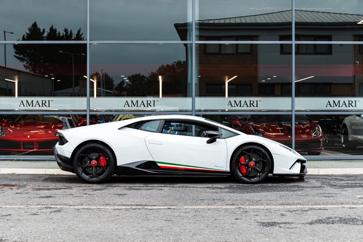LAMBORGHINI HURACAN COUPE 5.2 LP 640-4 PERFORMANTE 2DR SEMI AUTOMATIC