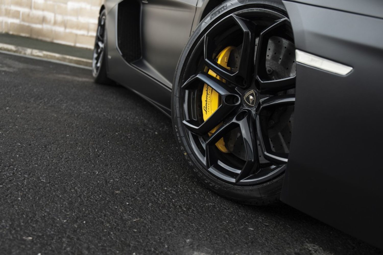 LAMBORGHINI AVENTADOR COUPE 6.5 V12 2DR SEMI AUTOMATIC