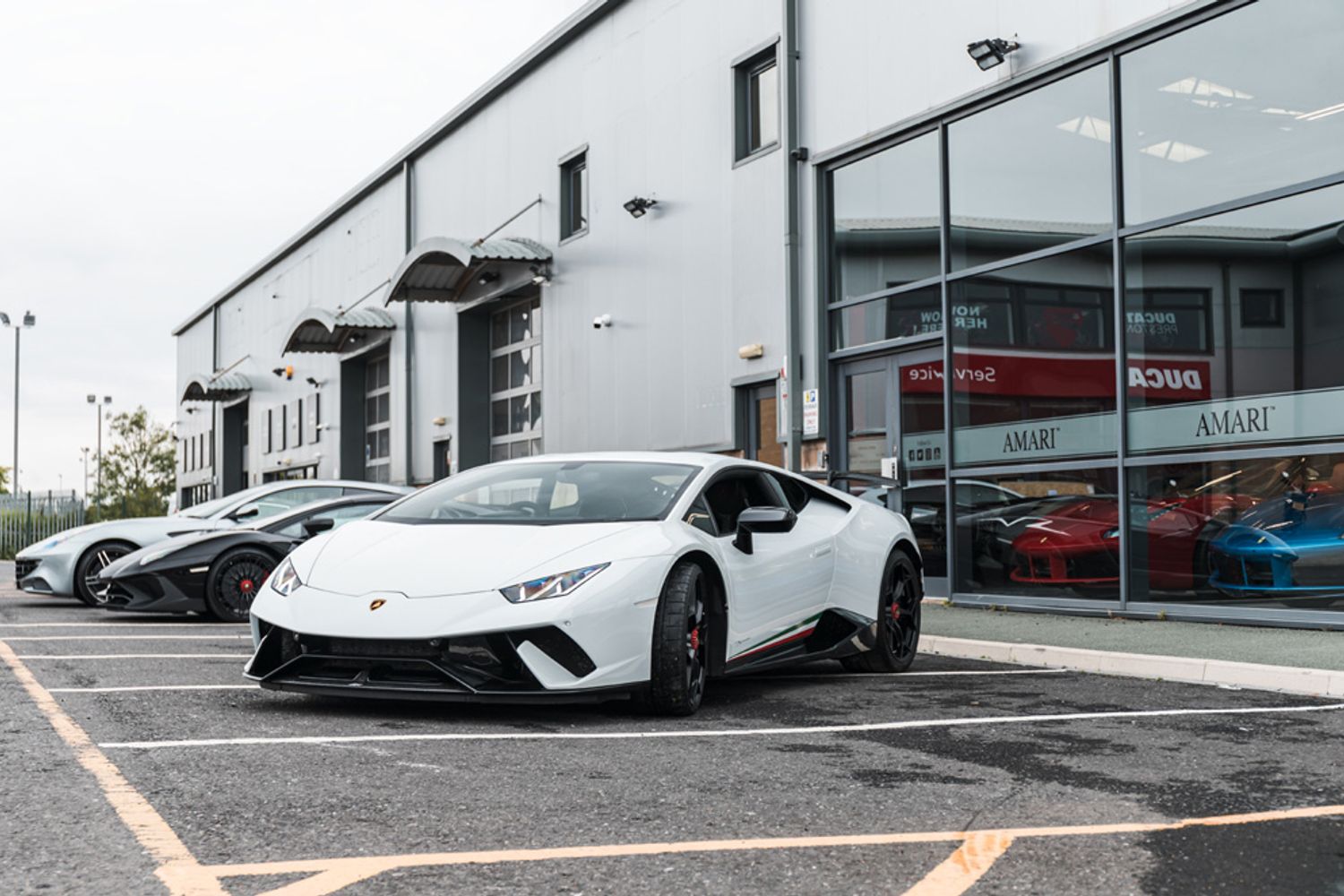 LAMBORGHINI HURACAN COUPE 5.2 LP 640-4 PERFORMANTE 2DR SEMI AUTOMATIC