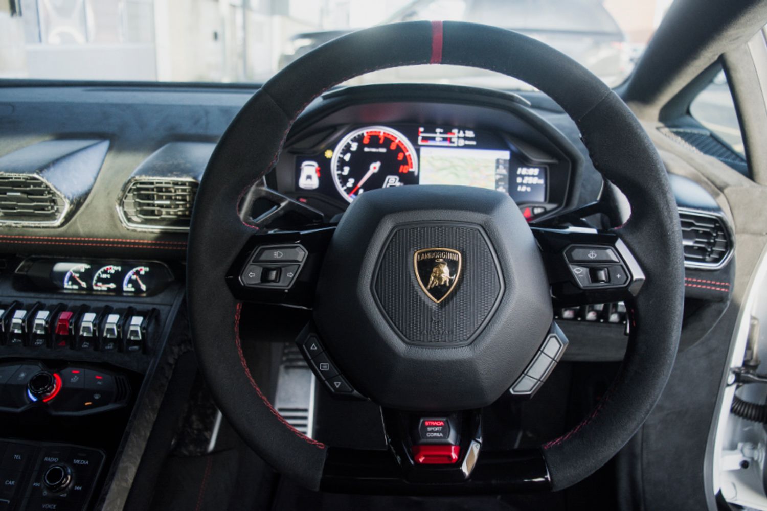 LAMBORGHINI HURACAN COUPE 5.2 LP 640-4 PERFORMANTE 2DR SEMI AUTOMATIC