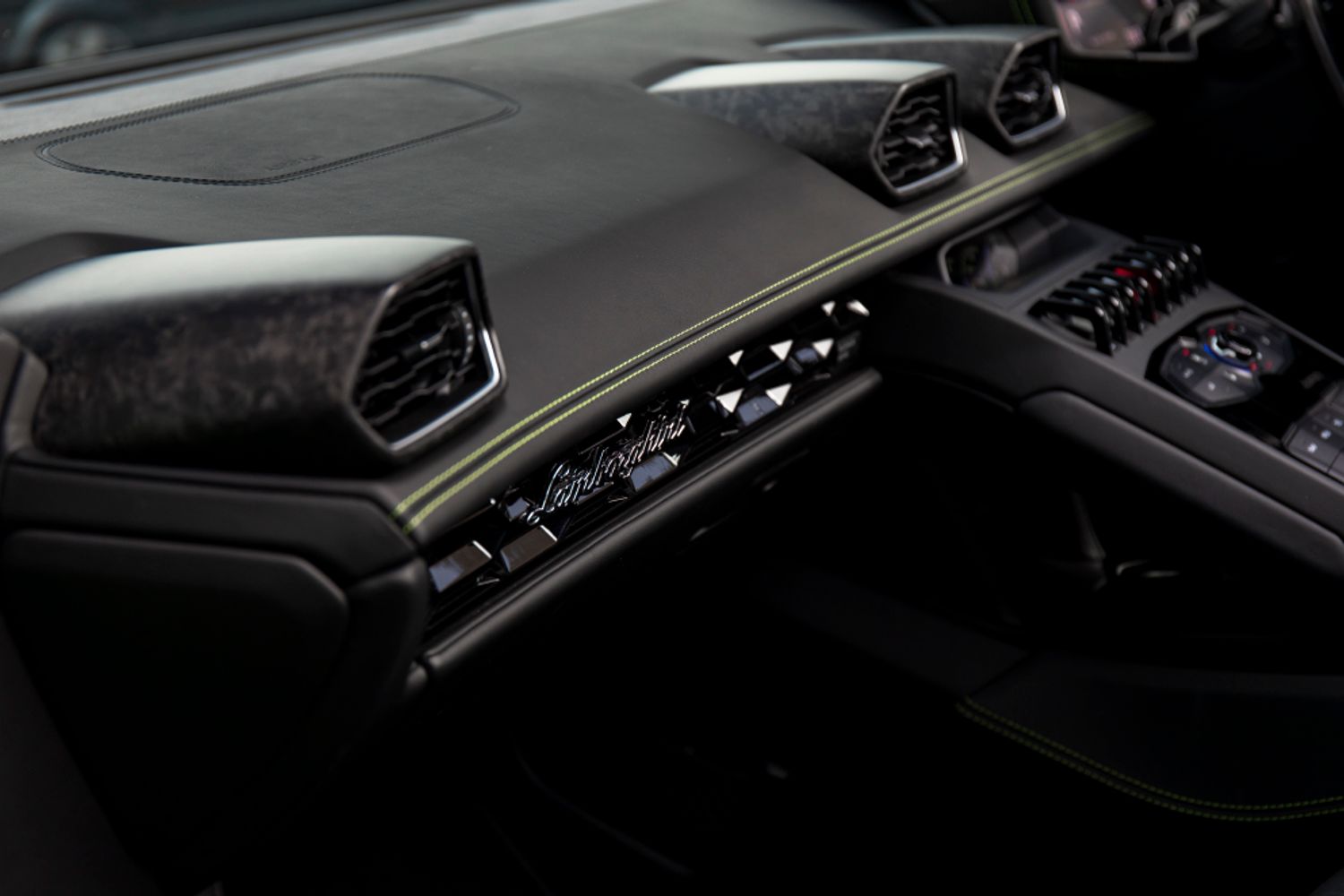LAMBORGHINI HURACAN CONVERTIBLE 5.2 LP 610-4 SPYDER 2DR SEMI AUTOMATIC