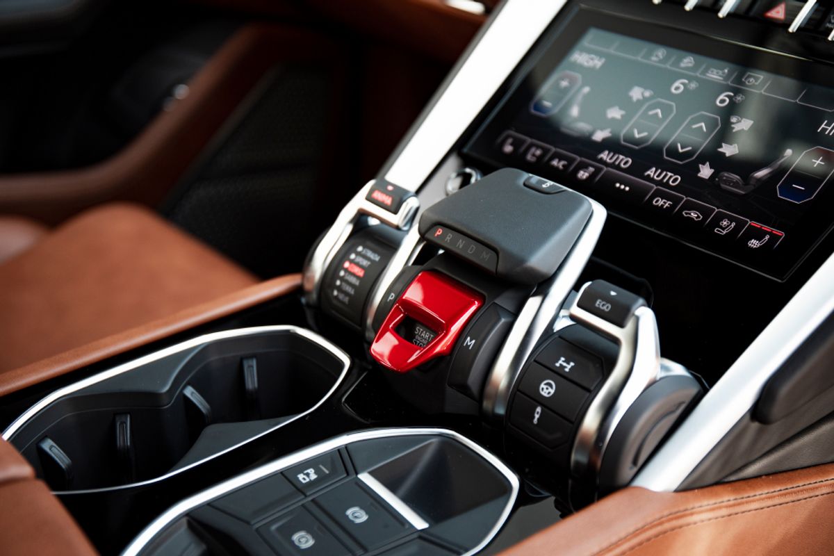LAMBORGHINI URUS ESTATE 4.0 V8 5DR AUTOMATIC