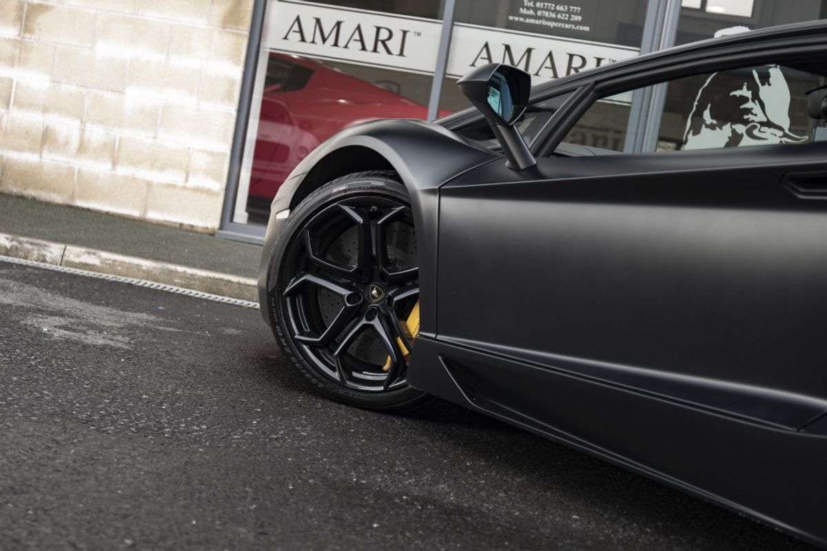 LAMBORGHINI AVENTADOR COUPE 6.5 V12 2DR SEMI AUTOMATIC