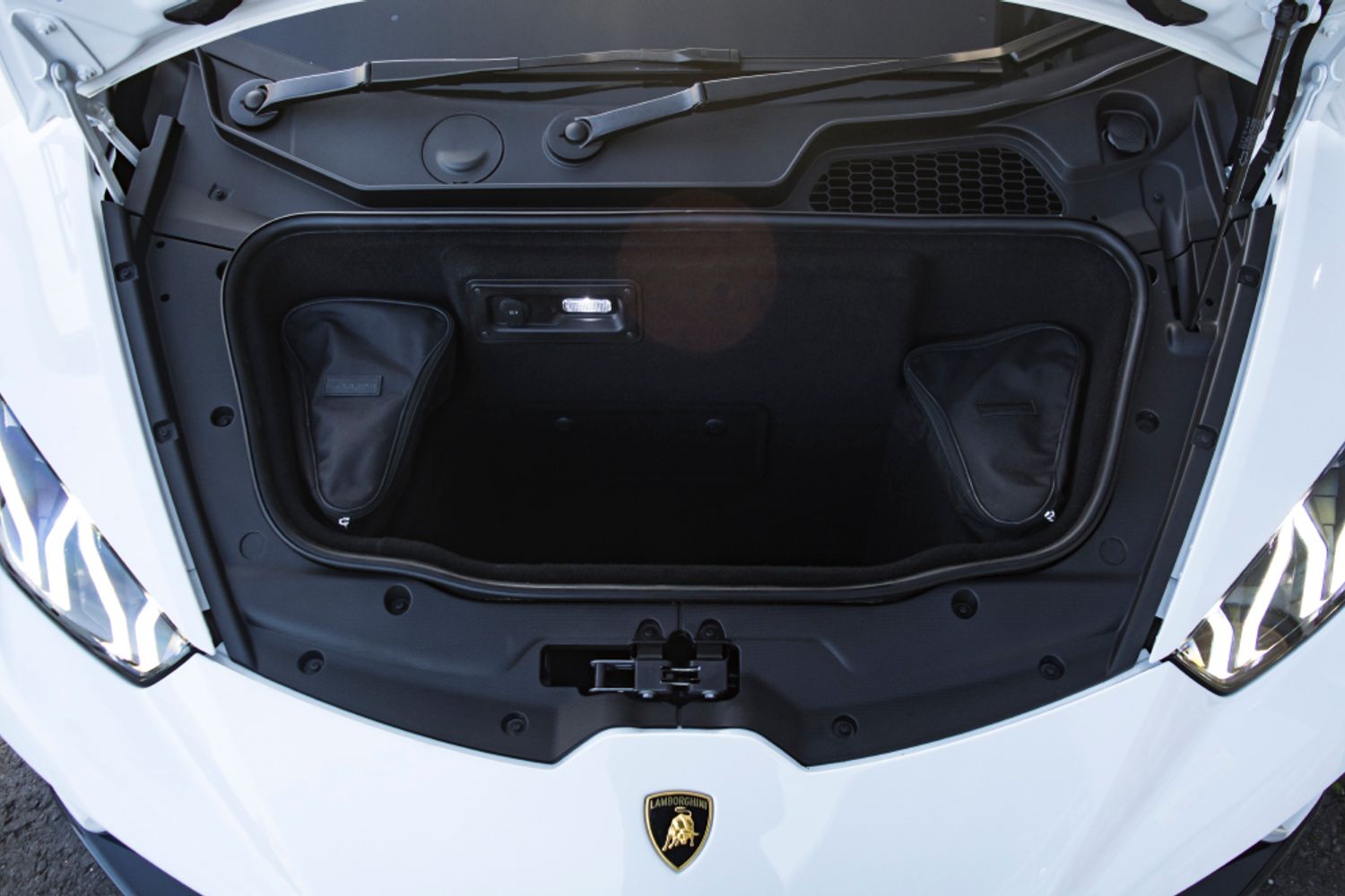 LAMBORGHINI HURACAN COUPE 5.2 LP 640-4 PERFORMANTE 2DR SEMI AUTOMATIC