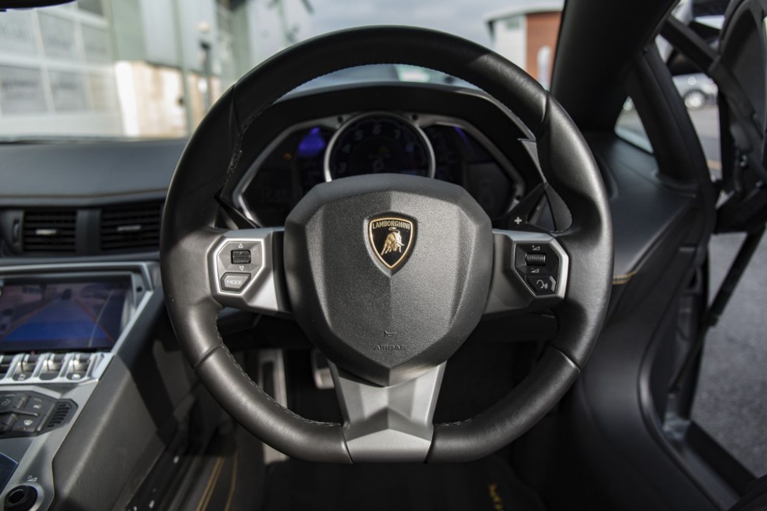 LAMBORGHINI AVENTADOR COUPE 6.5 V12 2DR SEMI AUTOMATIC