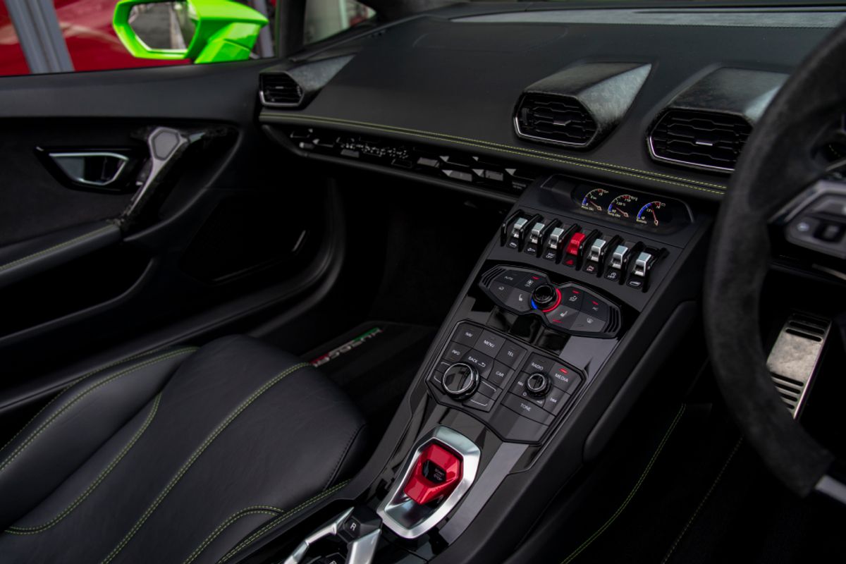 LAMBORGHINI HURACAN CONVERTIBLE 5.2 LP 610-4 SPYDER 2DR SEMI AUTOMATIC