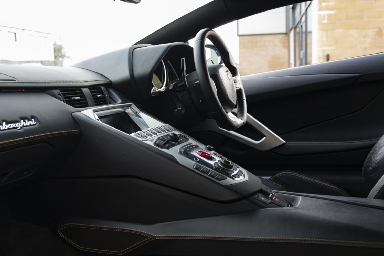 LAMBORGHINI AVENTADOR COUPE 6.5 V12 2DR SEMI AUTOMATIC