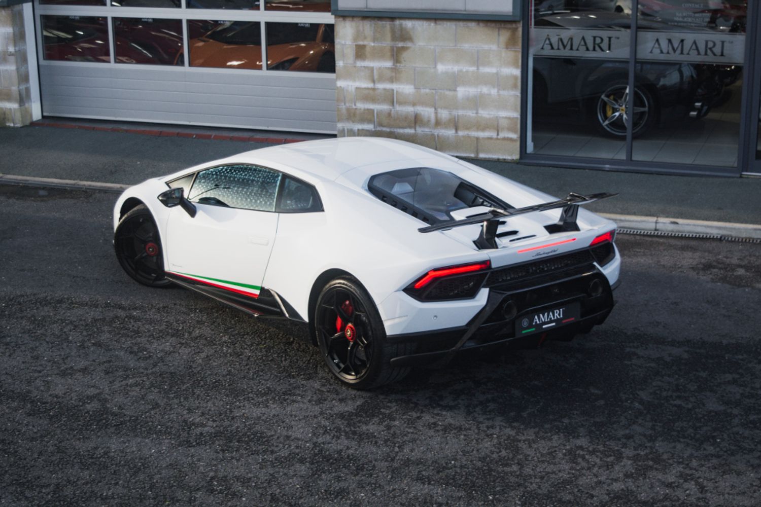 LAMBORGHINI HURACAN COUPE 5.2 LP 640-4 PERFORMANTE 2DR SEMI AUTOMATIC