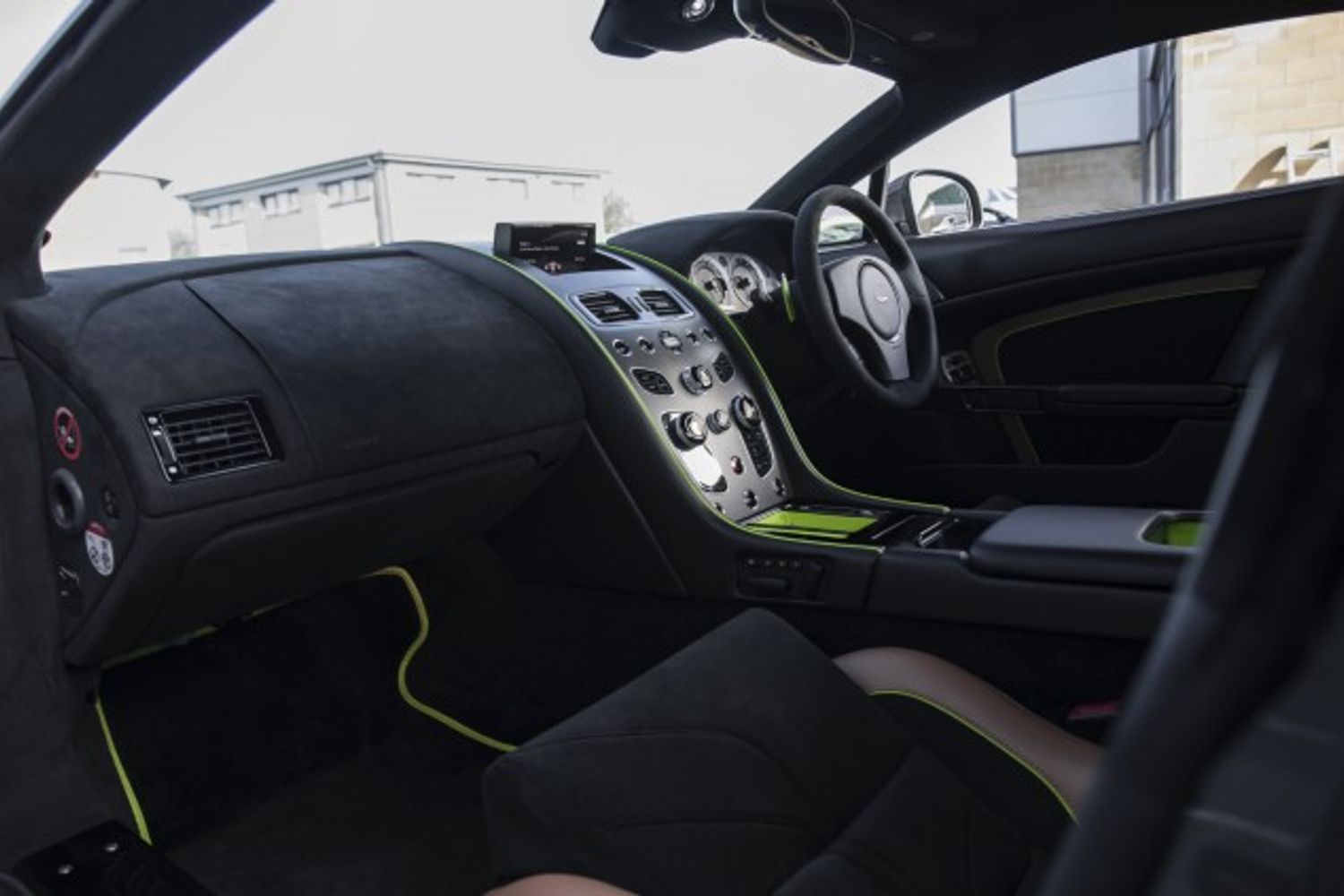 ASTON MARTIN VANTAGE HATCHBACK 4.7 AMR V8 3DR AUTOMATIC