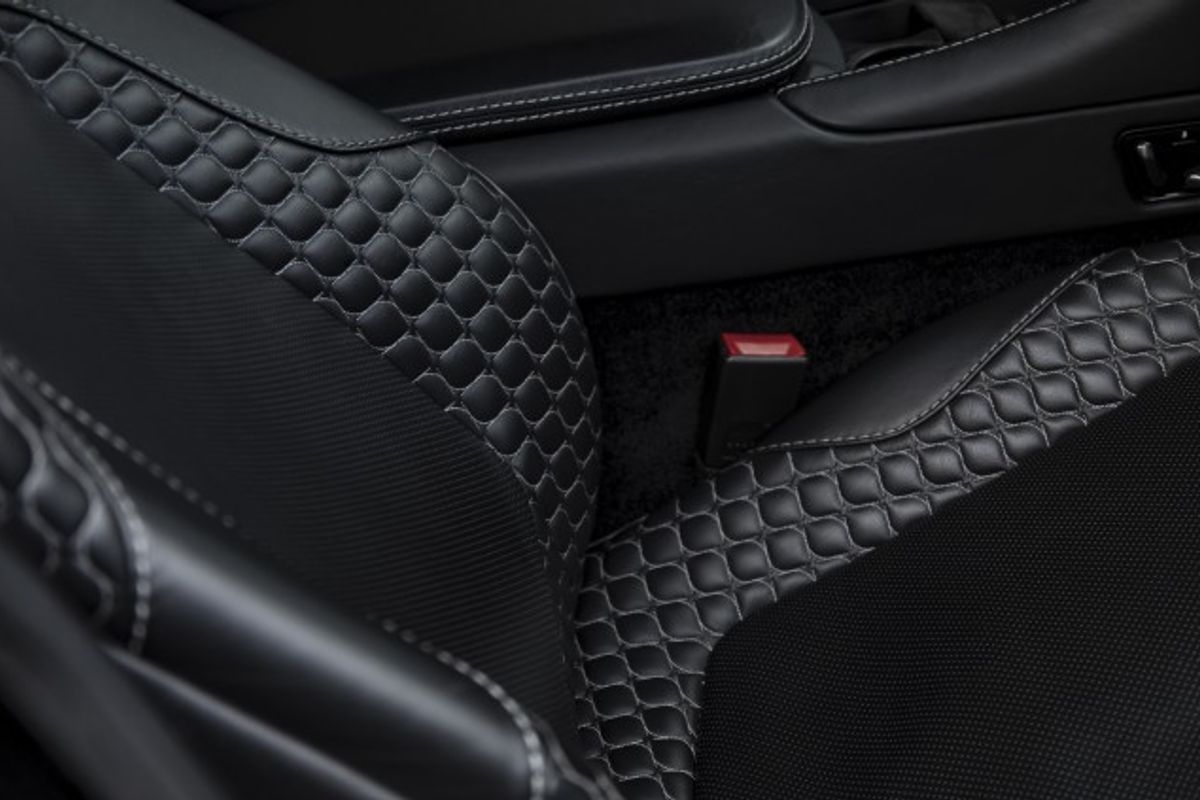 ASTON MARTIN VANQUISH COUPE 5.9 V12 2DR AUTOMATIC