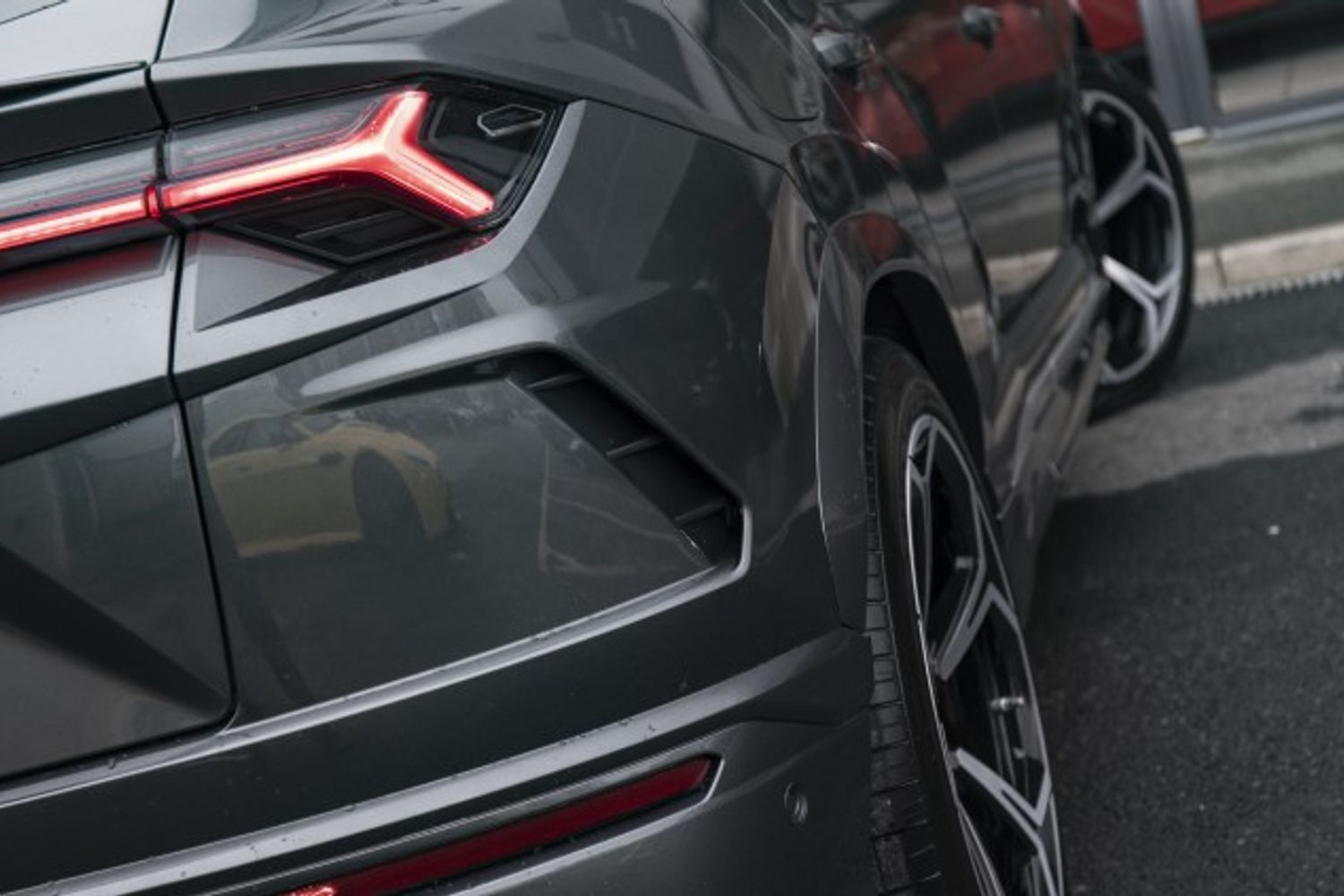 LAMBORGHINI URUS ESTATE 4.0 V8 5DR AUTOMATIC