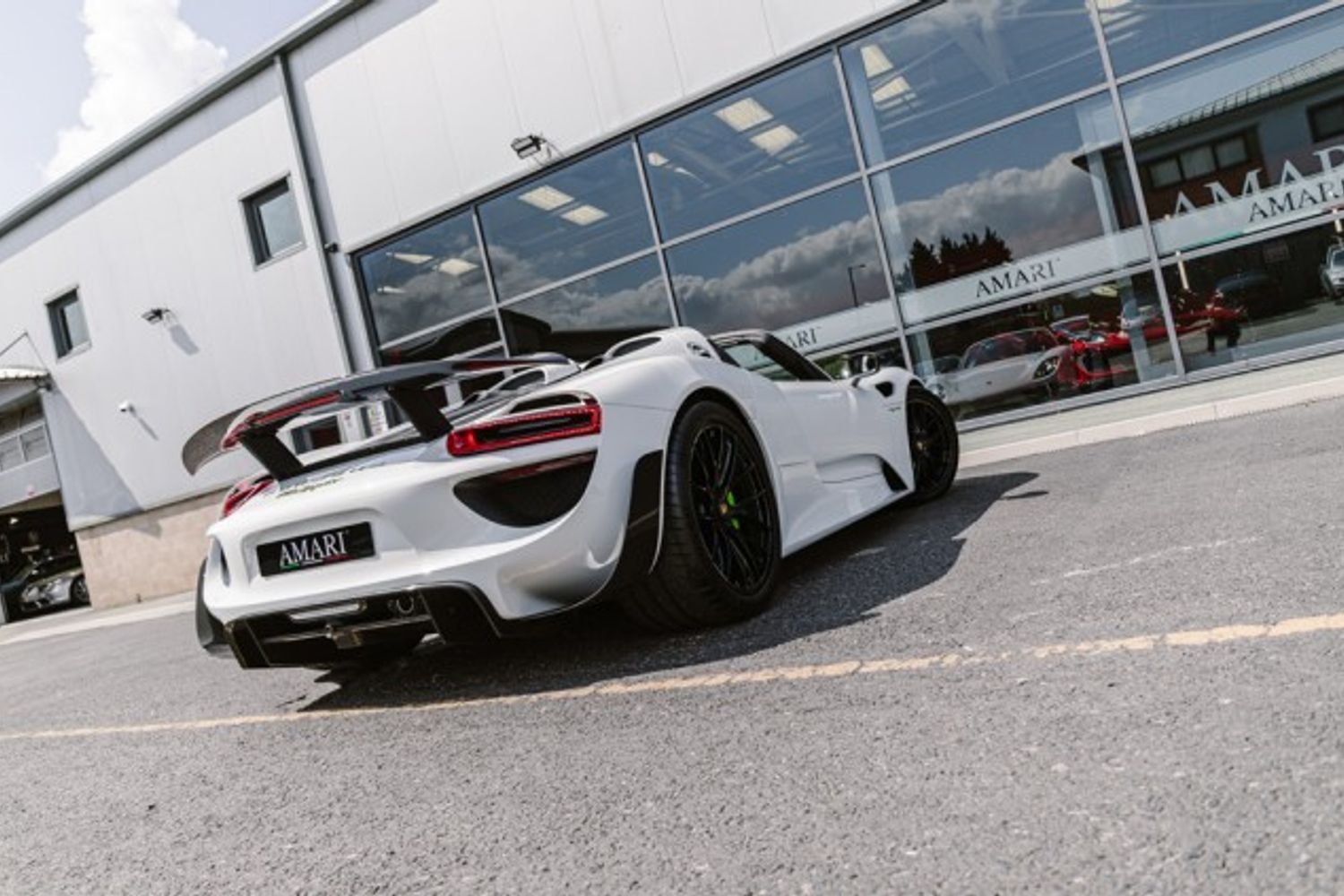 PORSCHE 918 HYBRID ELECTRIC CONVERTIBLE 4.6 SPYDER PDK 2DR SEMI AUTOMATIC