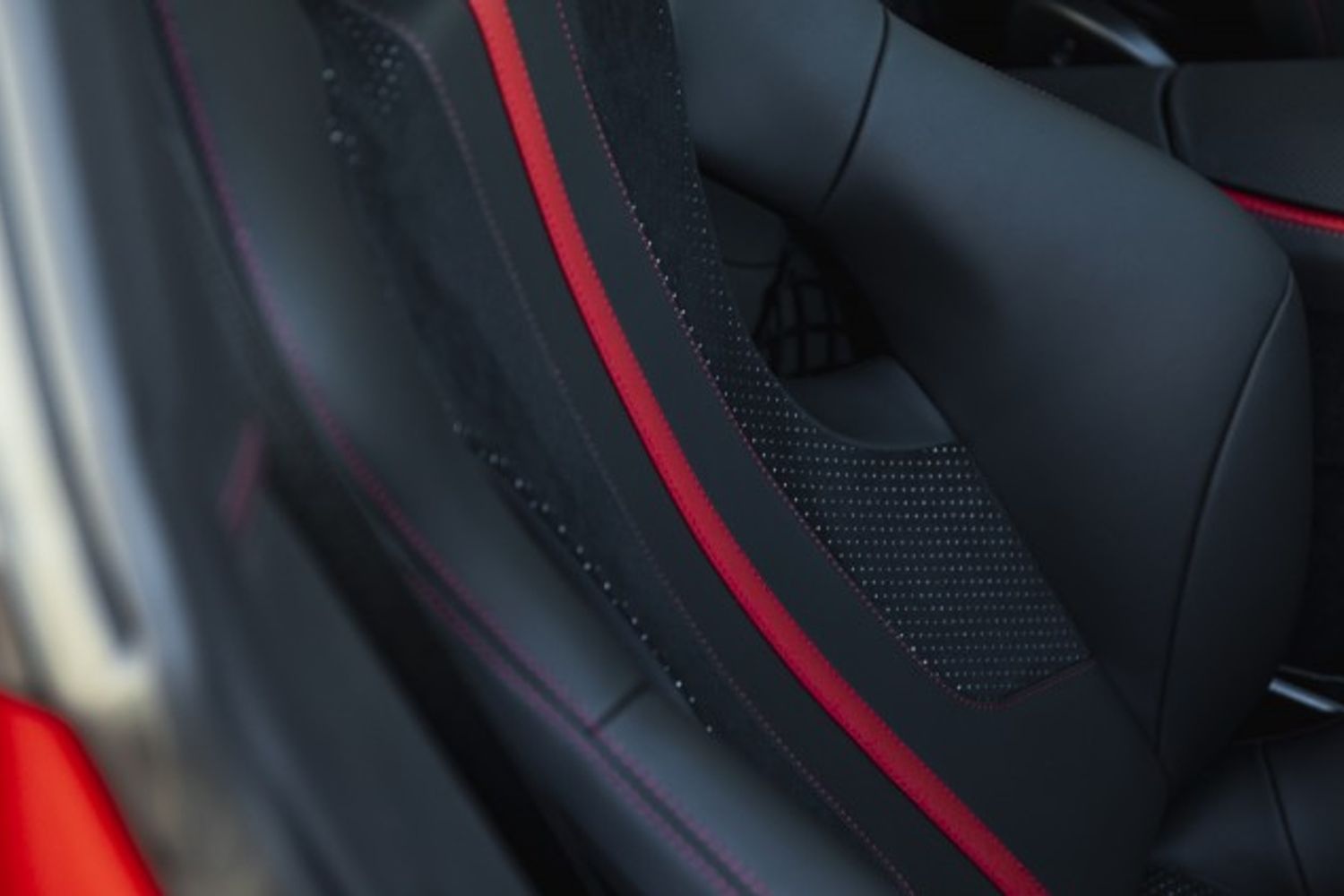 FERRARI 812 SUPERFAST COUPE 6.5 BCE 2DR SEMI AUTOMATIC