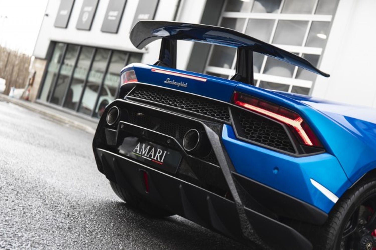 LAMBORGHINI HURACAN COUPE 5.2 LP 640-4 PERFORMANTE 2DR SEMI AUTOMATIC