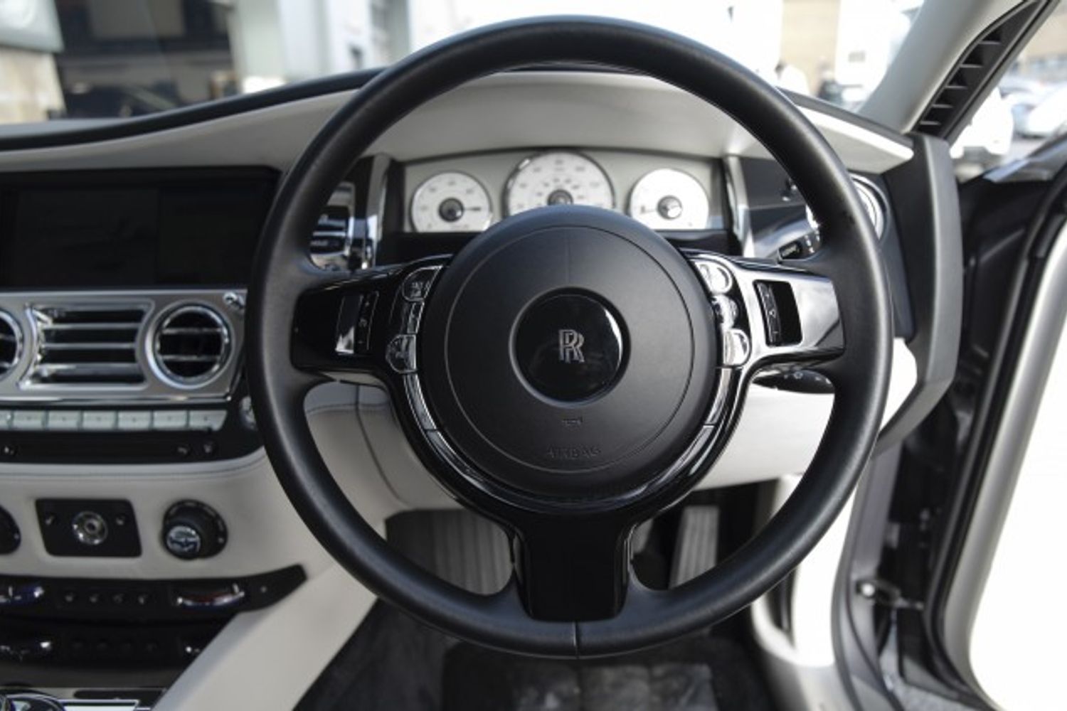 ROLLS-ROYCE GHOST SALOON 6.6 V12 SWB 4DR AUTOMATIC