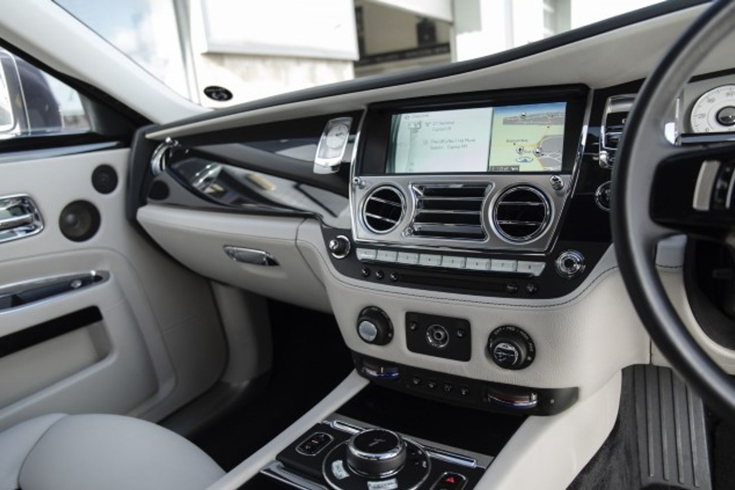 ROLLS-ROYCE GHOST SALOON 6.6 V12 SWB 4DR AUTOMATIC