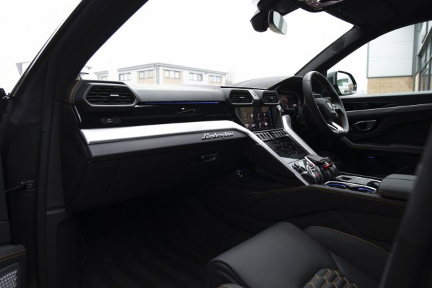 LAMBORGHINI URUS ESTATE 4.0 V8 5DR AUTOMATIC