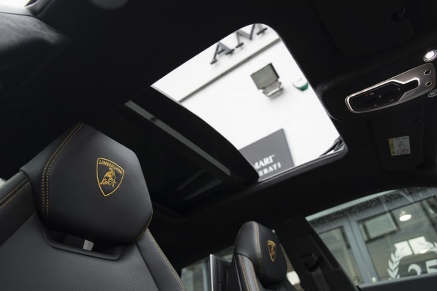 LAMBORGHINI URUS ESTATE 4.0 V8 5DR AUTOMATIC