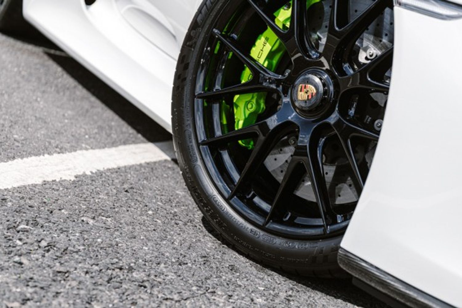 PORSCHE 918 HYBRID ELECTRIC CONVERTIBLE 4.6 SPYDER PDK 2DR SEMI AUTOMATIC