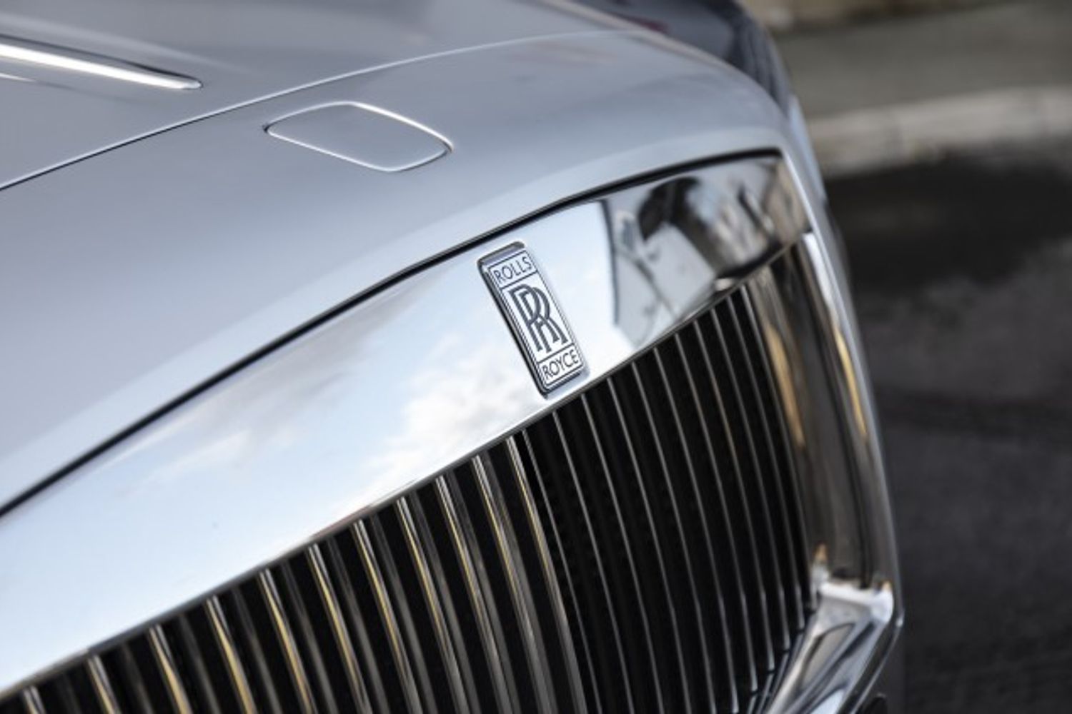 ROLLS-ROYCE GHOST SALOON 6.6 V12 SWB 4DR AUTOMATIC