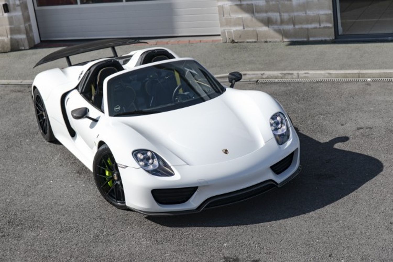 PORSCHE 918 HYBRID ELECTRIC CONVERTIBLE 4.6 SPYDER PDK 2DR SEMI AUTOMATIC