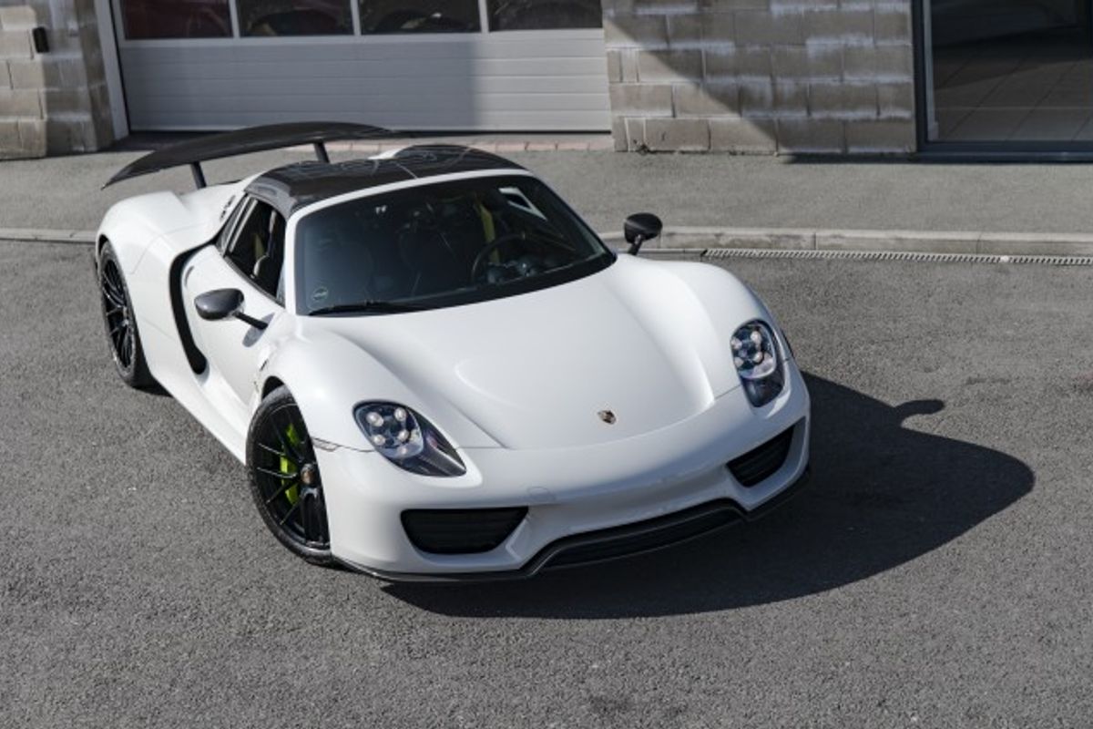 PORSCHE 918 HYBRID ELECTRIC CONVERTIBLE 4.6 SPYDER PDK 2DR SEMI AUTOMATIC