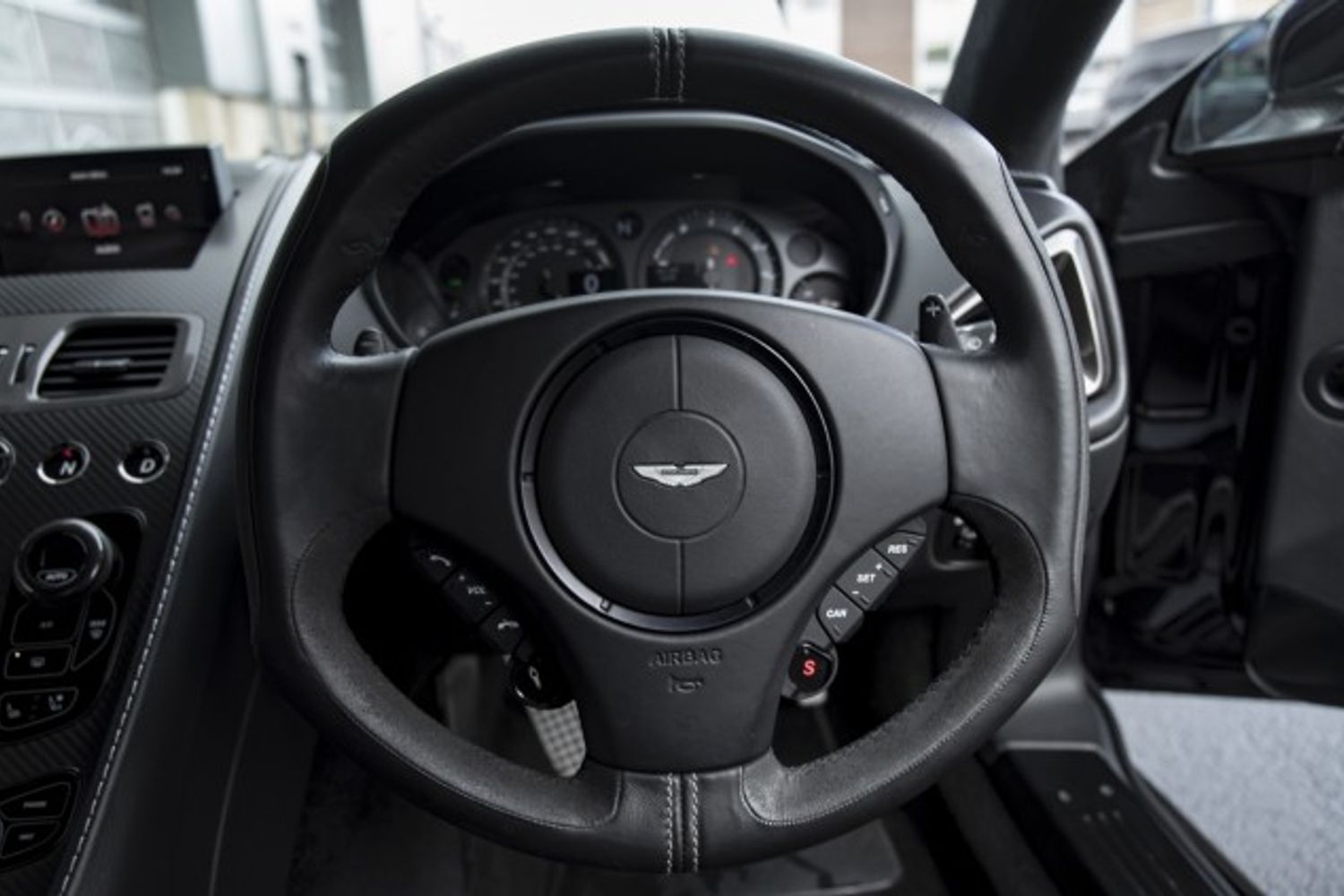 ASTON MARTIN VANQUISH COUPE 5.9 V12 2DR AUTOMATIC