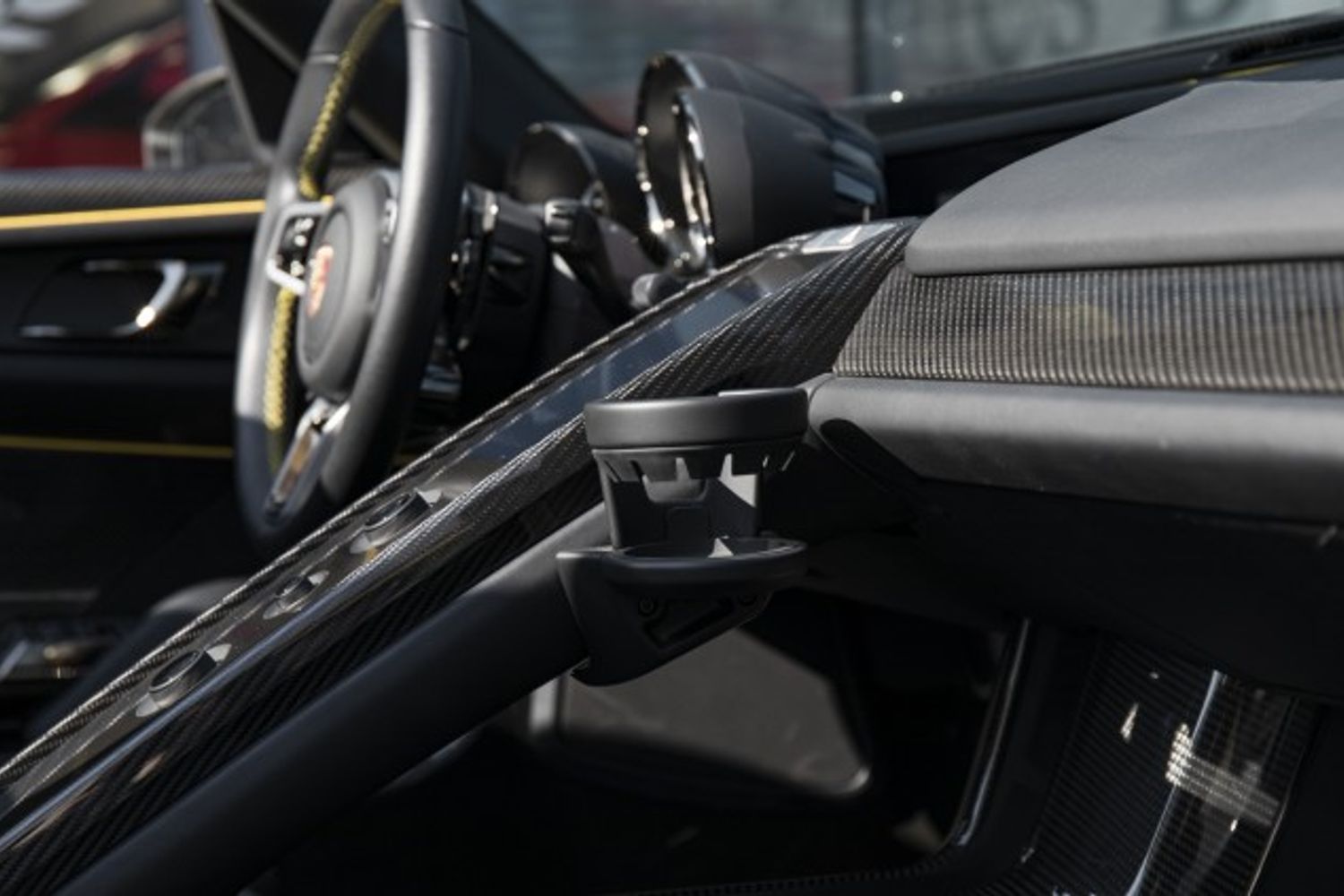 PORSCHE 918 HYBRID ELECTRIC CONVERTIBLE 4.6 SPYDER PDK 2DR SEMI AUTOMATIC