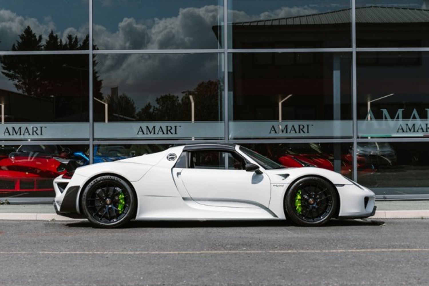 PORSCHE 918 HYBRID ELECTRIC CONVERTIBLE 4.6 SPYDER PDK 2DR SEMI AUTOMATIC