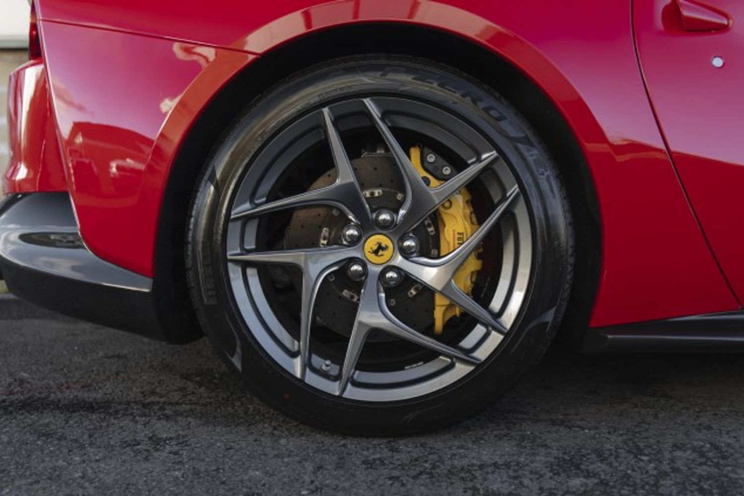FERRARI 812 SUPERFAST COUPE 6.5 BCE 2DR SEMI AUTOMATIC