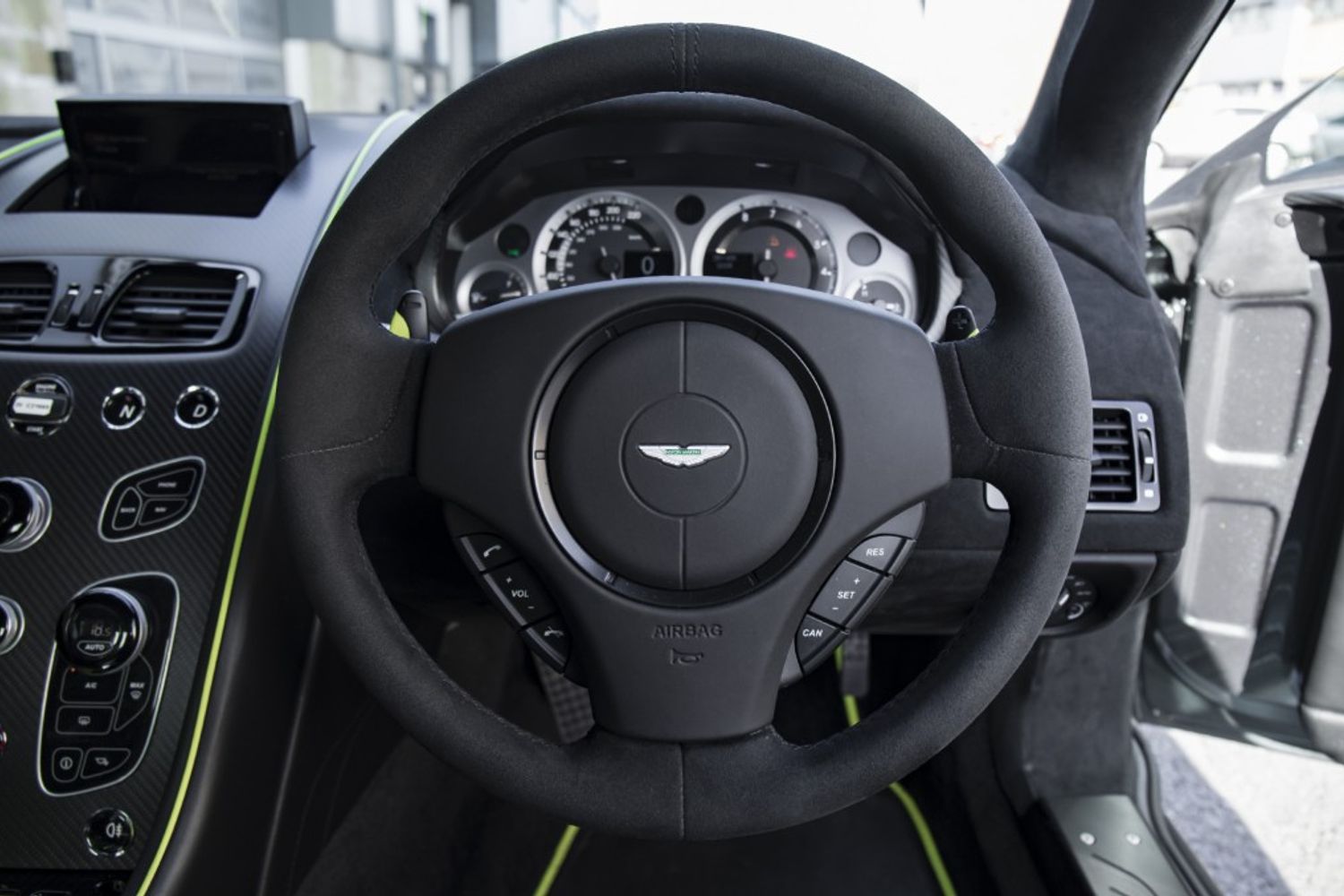 ASTON MARTIN VANTAGE HATCHBACK 4.7 AMR V8 3DR AUTOMATIC